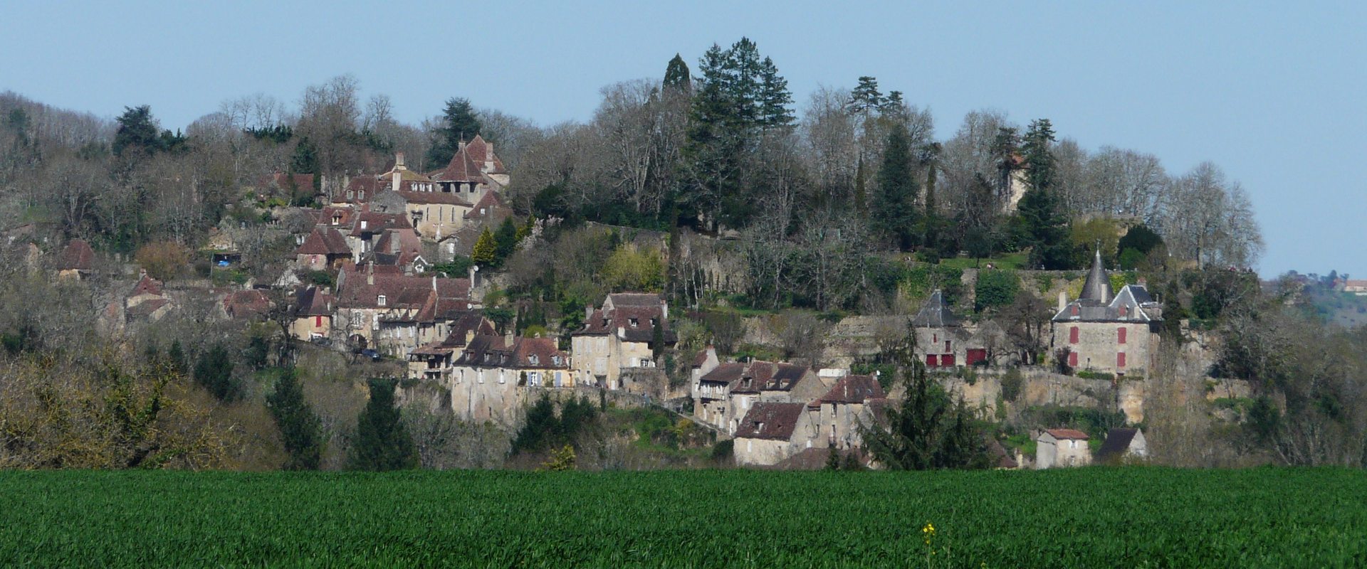 Le village de Limeuil au confluent de la Dordogne et de la Vézère